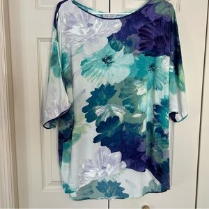 Jams World Split Sleeve Top, Blooming, EUC, Size Large